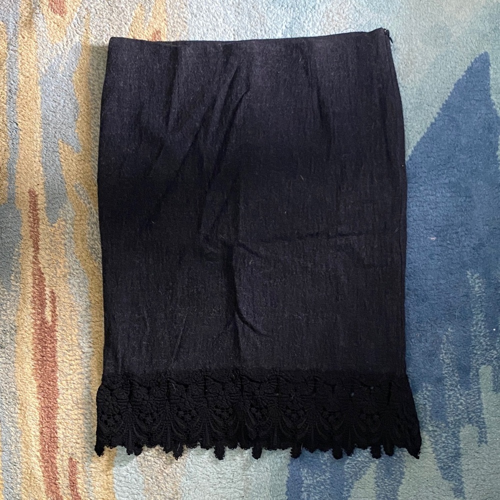 Chic Black Lace Hem Pencil Skirt